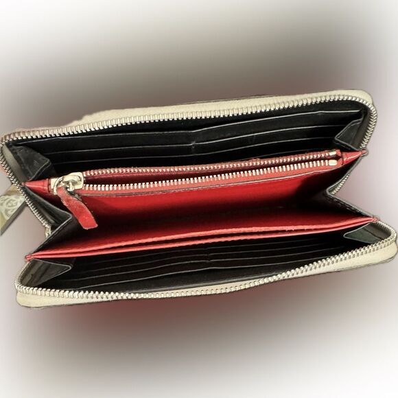 Valentino Garavani Silver Quilted Leather
Rockstud Spike Zip Around Wallet - Picture 11 of 11